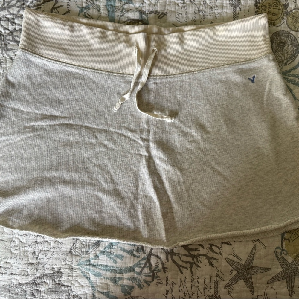 American Eagle Outfitters Cream and Gray Skirt